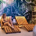& Relax Hotel